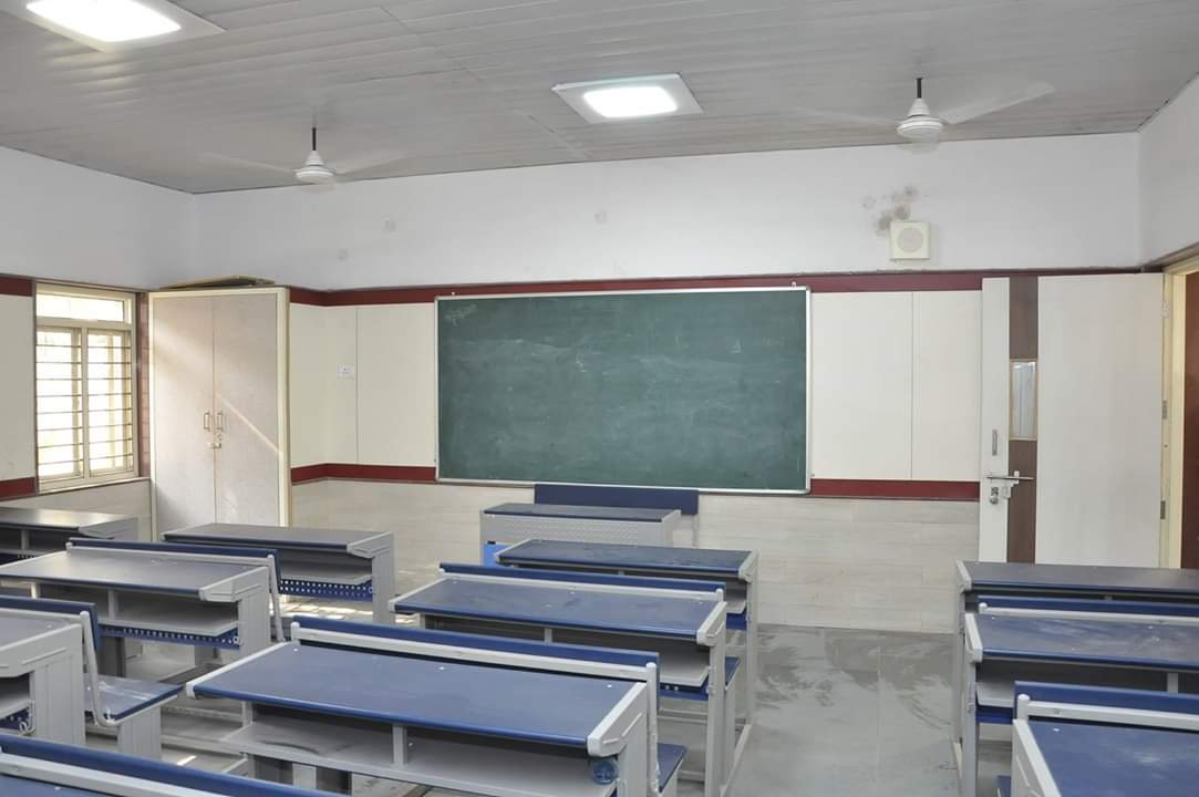 दिल्ली, यूपी, बिहार, महाराष्ट्र समेत इन राज्यों में स्कूल-कॉलेज बंद, जानें कब खुलेंगे