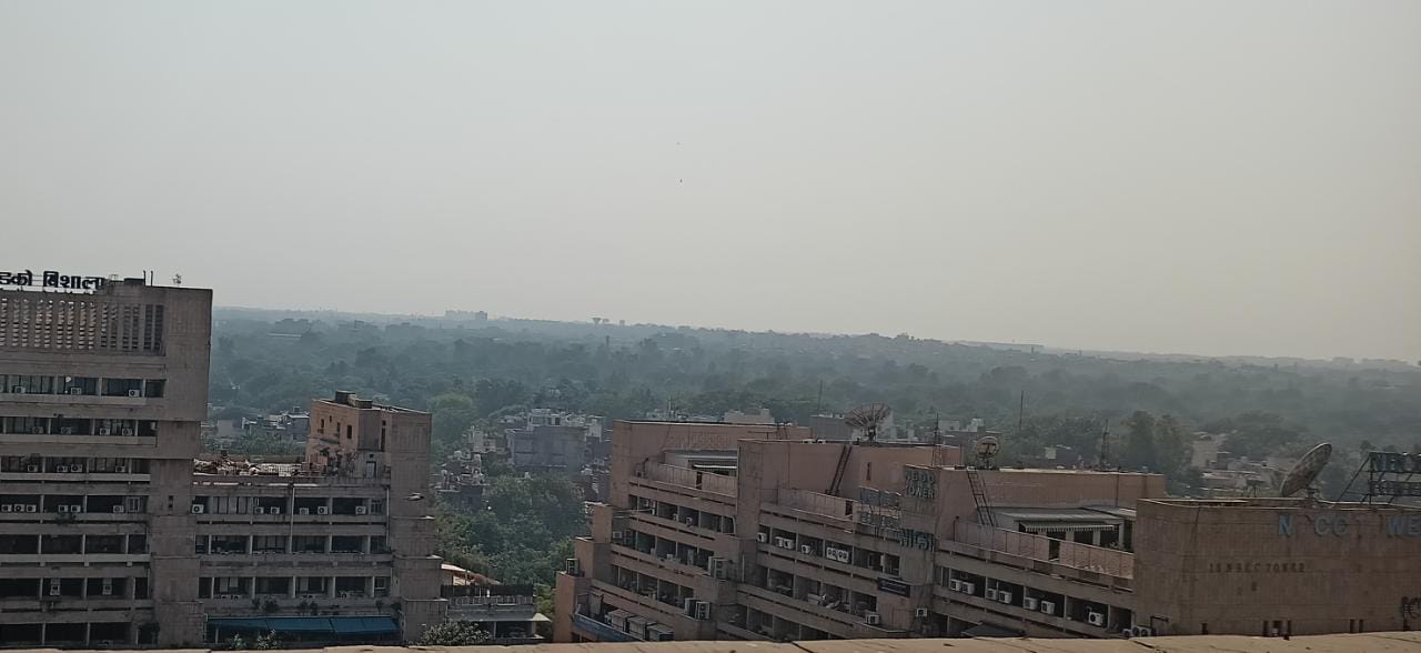 लगातार बढ़ते कोरोना के मामलों और प्रदूषण के बीच दिल्ली में इस बार नहीं दिखे रावण के पुतले